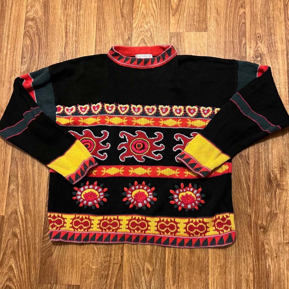 Vintage Knit Sweater‎ Women Medium Black Red Yellow Tribal Pattern Long Sleeve